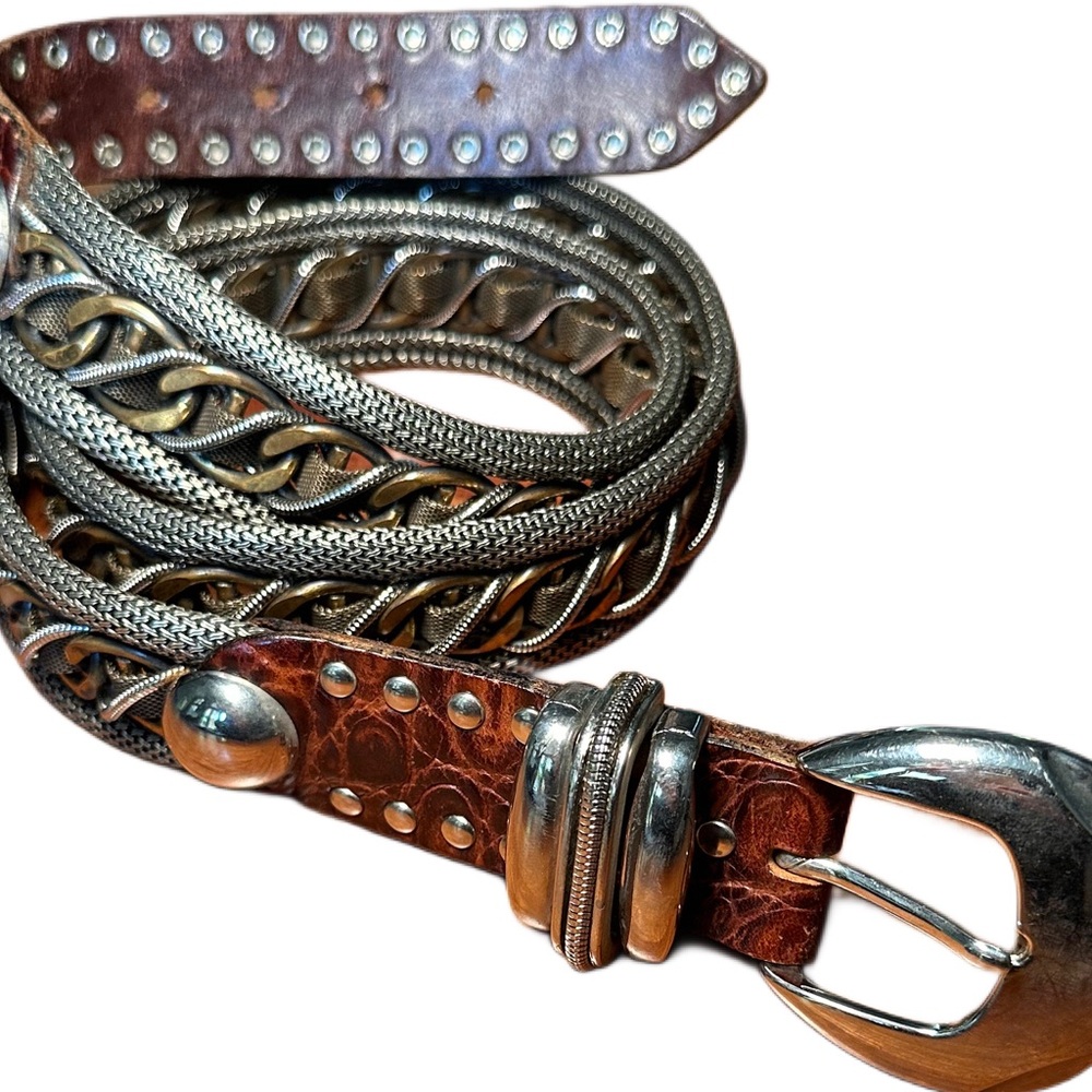 Vintage metallic rock ‘n’ roll belt with leather finishes & metal design